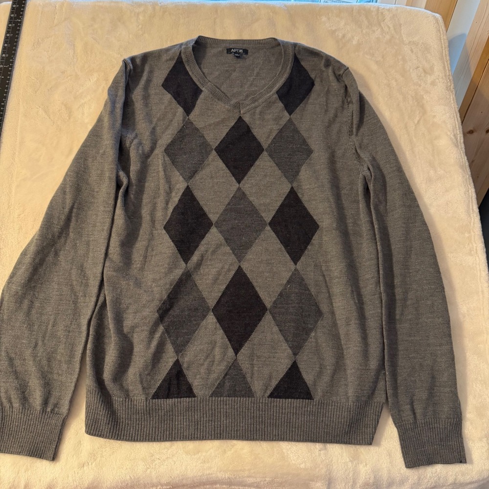 Apt. 9 Mens Grey Argyle V-Neck Sweater Merino Wool Blend Large